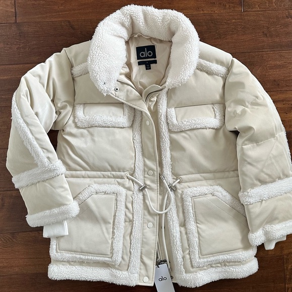 Alo Ice Breaker Puffer Jacket Size Small - Picture 4 of 6